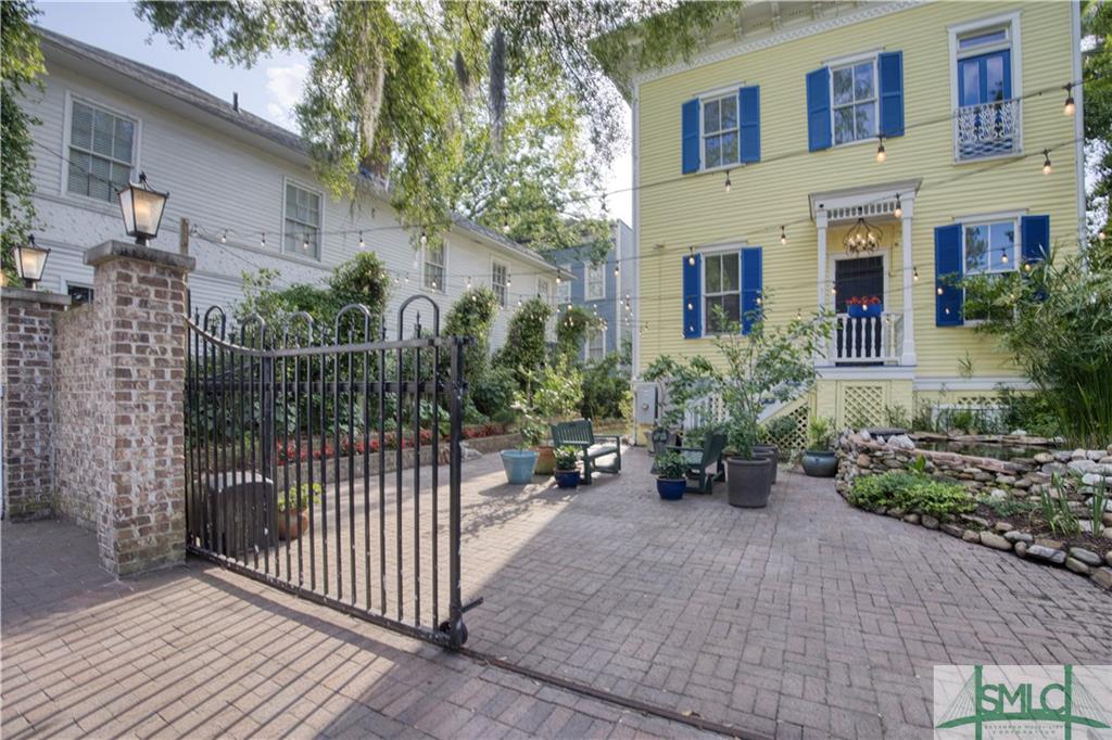 Savannah, Georgia, 31401, United States, 4 Bedrooms Bedrooms, ,5 BathroomsBathrooms,Residential,For Sale,1979096