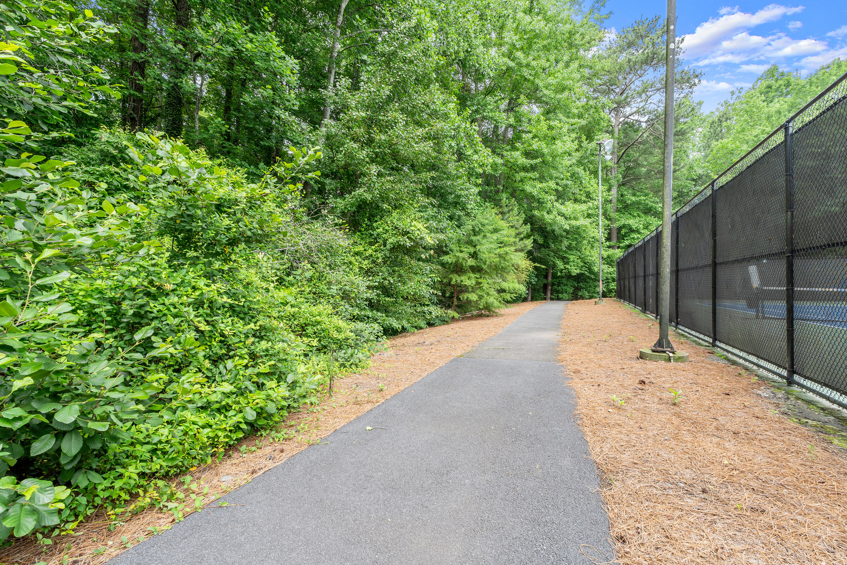  Welcome to East Cobb and the Highly Sought-After Highland Pointe Community - 物件實景