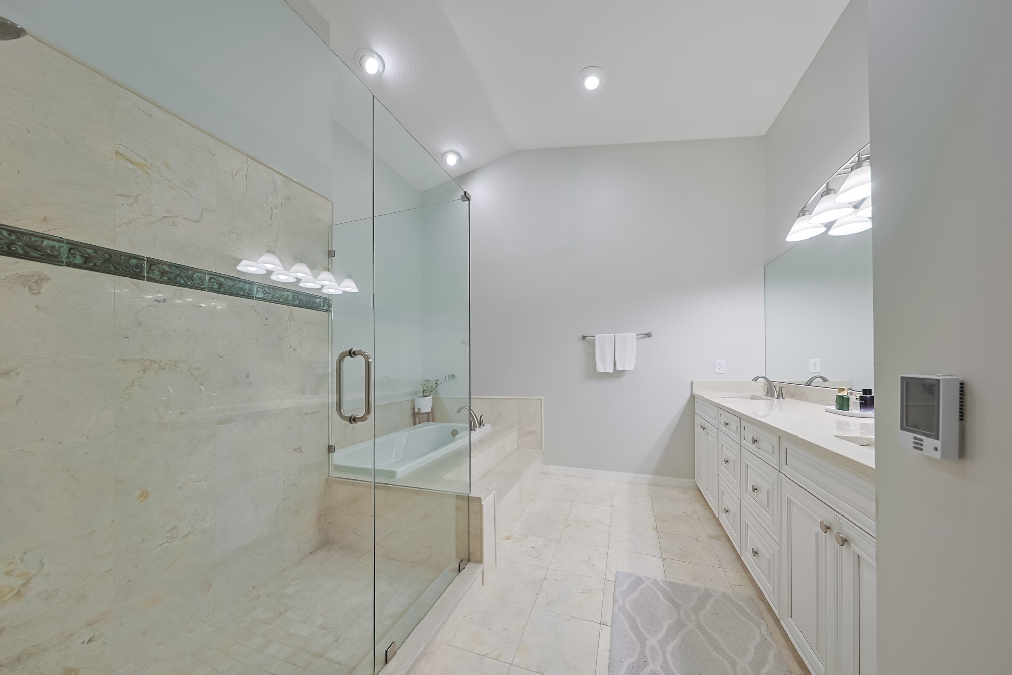 Tampa, Florida, 33629, United States, 3 Bedrooms Bedrooms, ,3 BathroomsBathrooms,Residential,For Sale,1980841