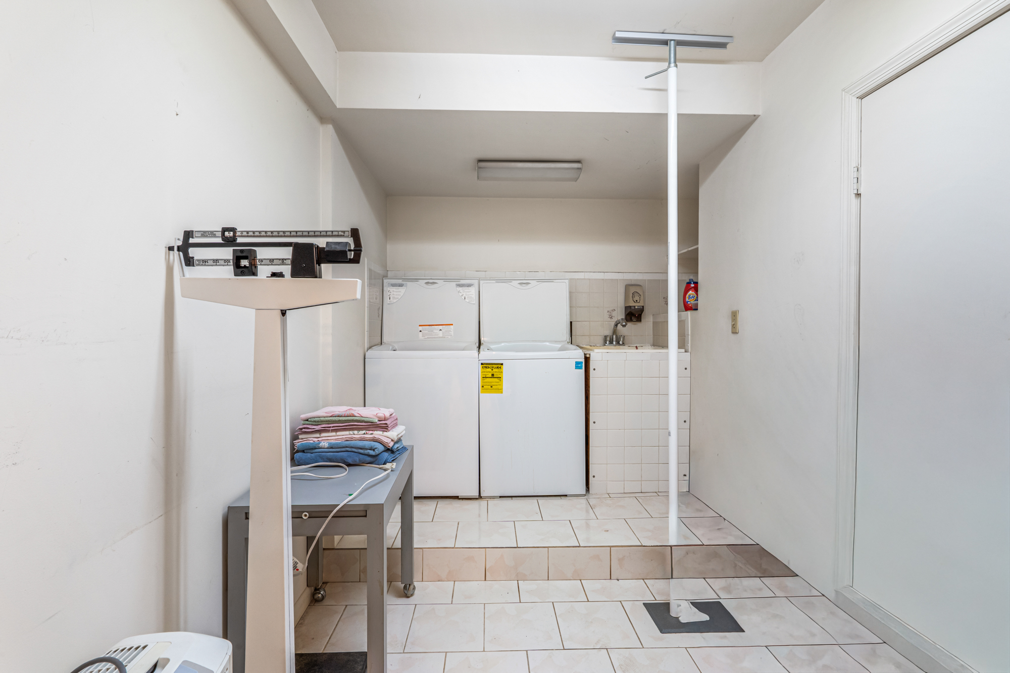  213-06 Richland Avenue, Oakland Gardens, NY, 11364 - 物件實景