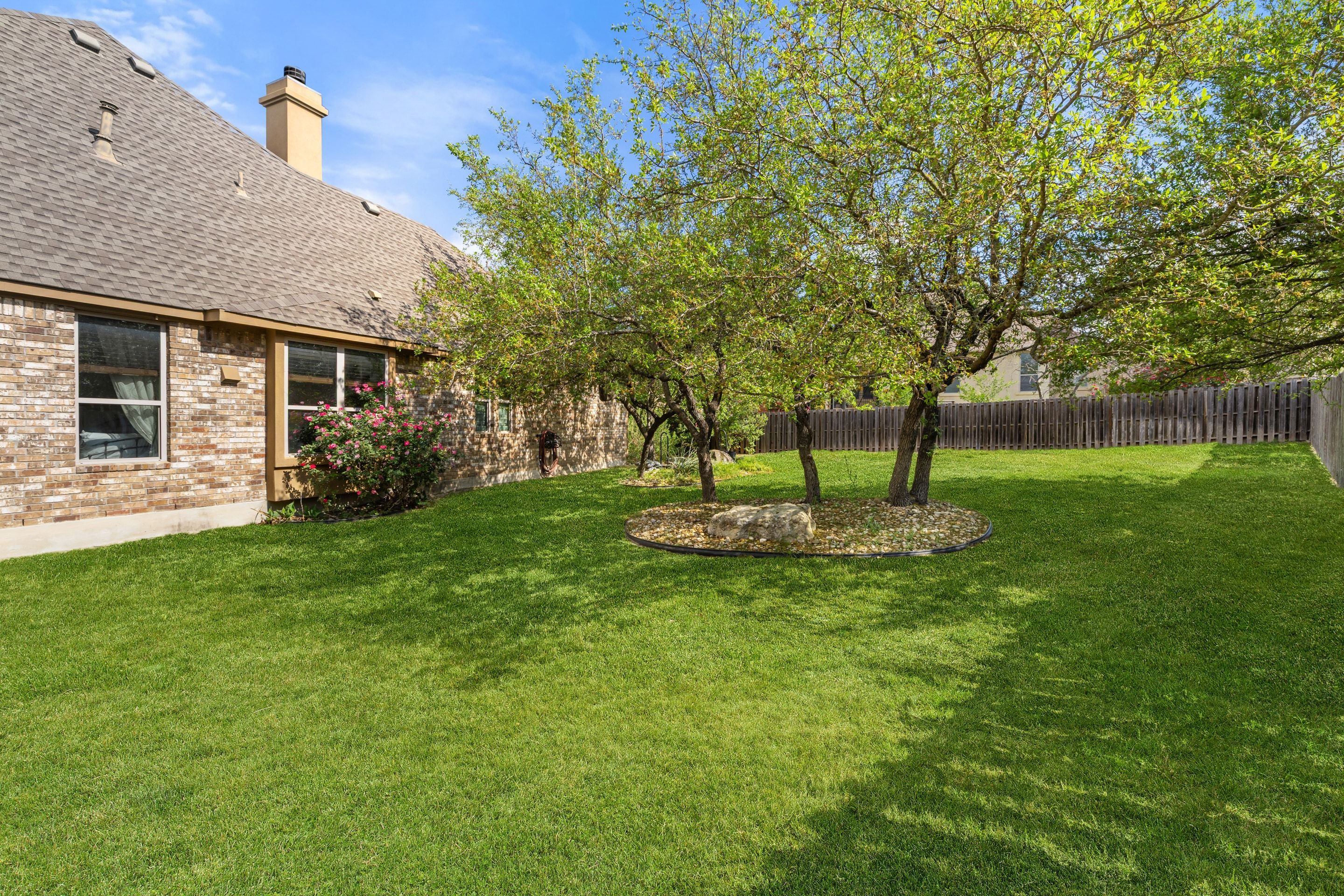  Refined Rocky Creek Living with Private Backyard Oasis - 物件實景