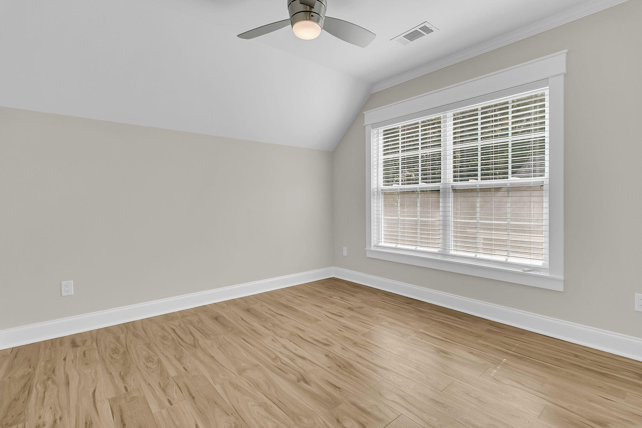 North Charleston, South Carolina, 29420, United States, 5 Bedrooms Bedrooms, ,4 BathroomsBathrooms,Residential,For Sale,1899453