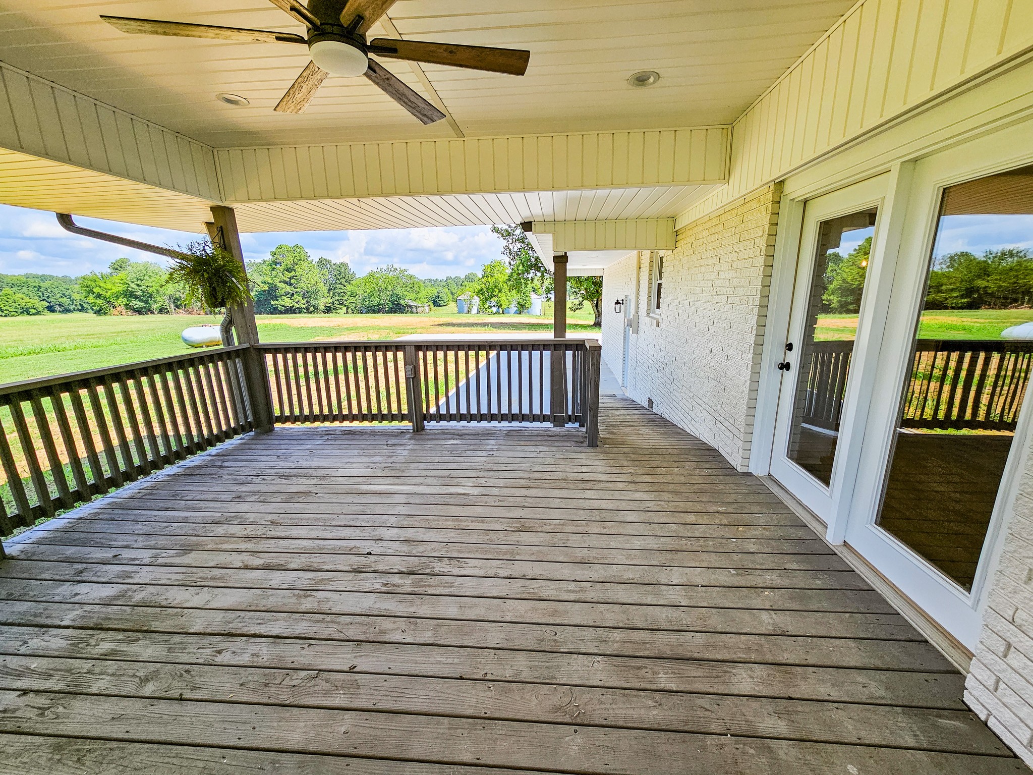Shelbyville, Tennessee, 37160, United States, 4 Bedrooms Bedrooms, ,3 BathroomsBathrooms,Residential,For Sale,1895411