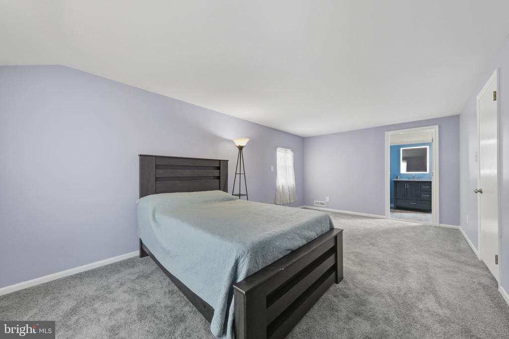 Cherry Hill, New Jersey, 08034, United States, 4 Bedrooms Bedrooms, ,4 BathroomsBathrooms,Residential,For Sale,1990479