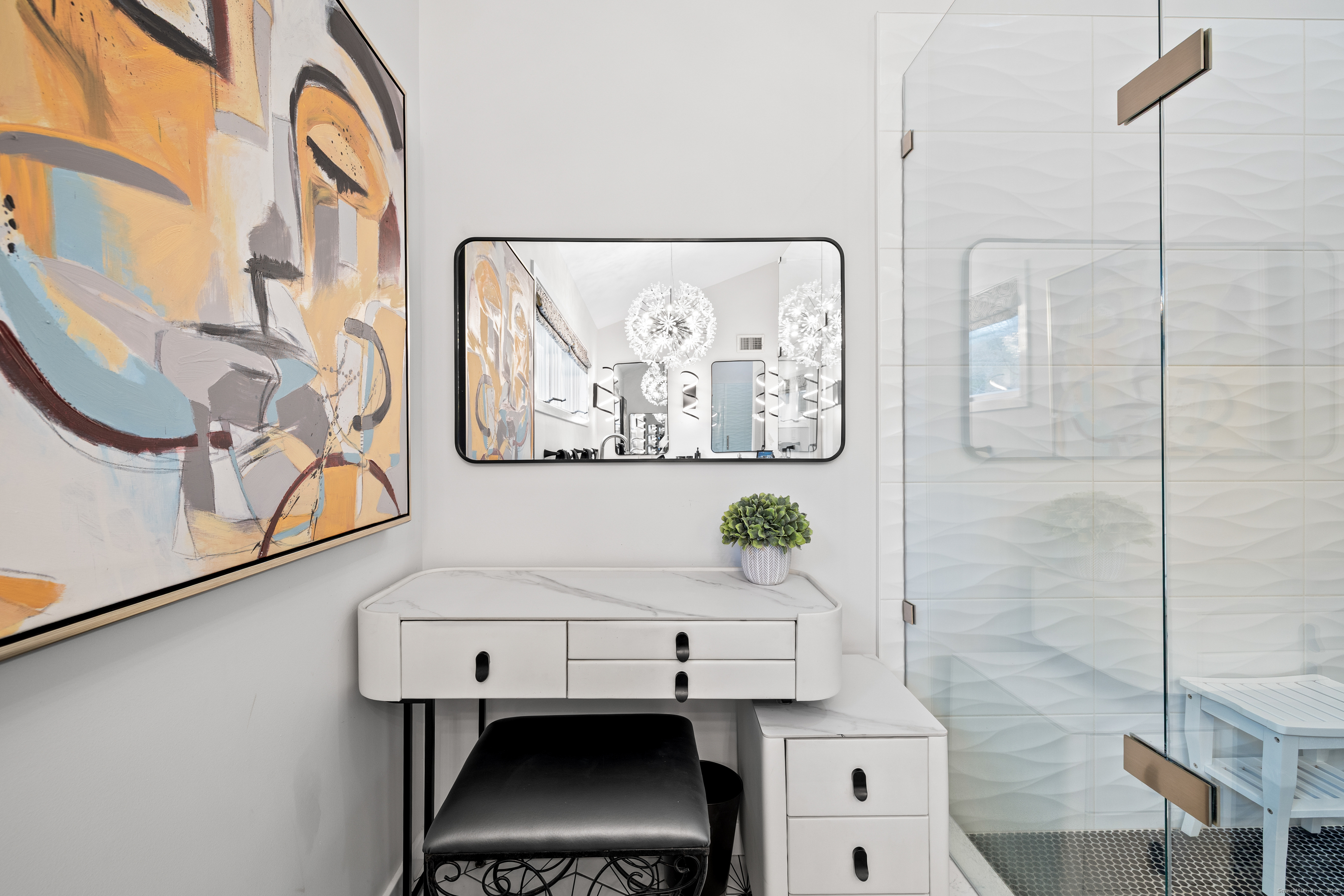 Avon, Connecticut, 06001, United States, 3 Bedrooms Bedrooms, ,4 BathroomsBathrooms,Residential,For Sale,1999811