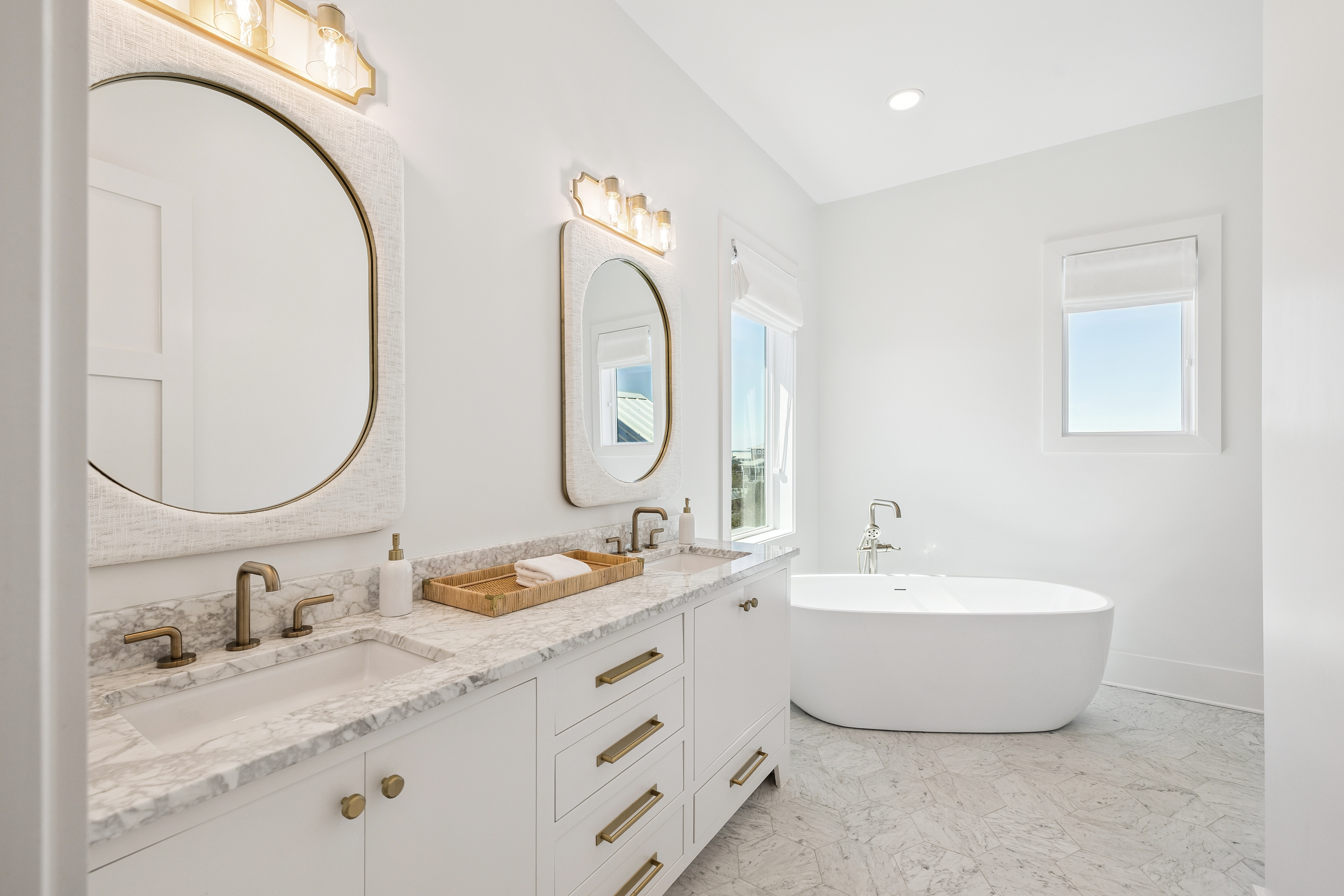  Contemporary Coastal Retreat With Deeded Beach Access - 物件實景