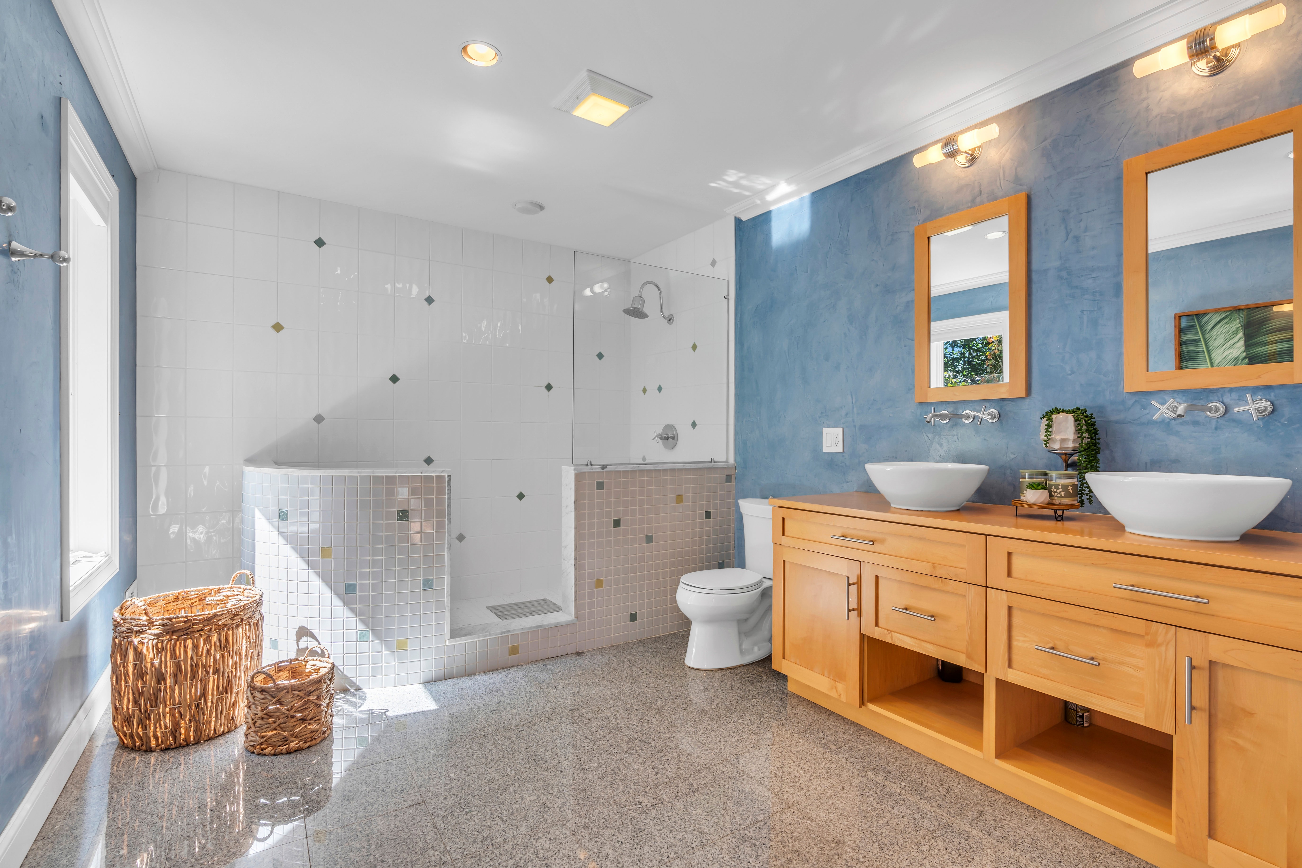  5-Bedroom Colonial in Lincroft - 物件實景