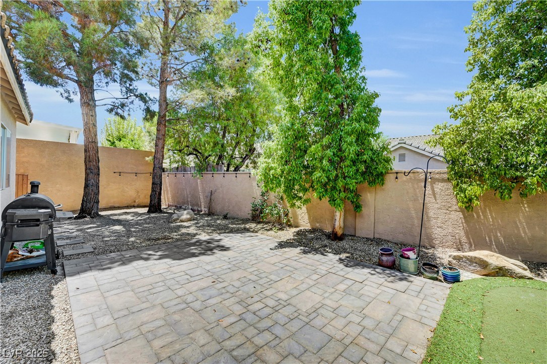 Henderson, Nevada, 89052, United States, 5 Bedrooms Bedrooms, ,2 BathroomsBathrooms,Residential,For Sale,1897207