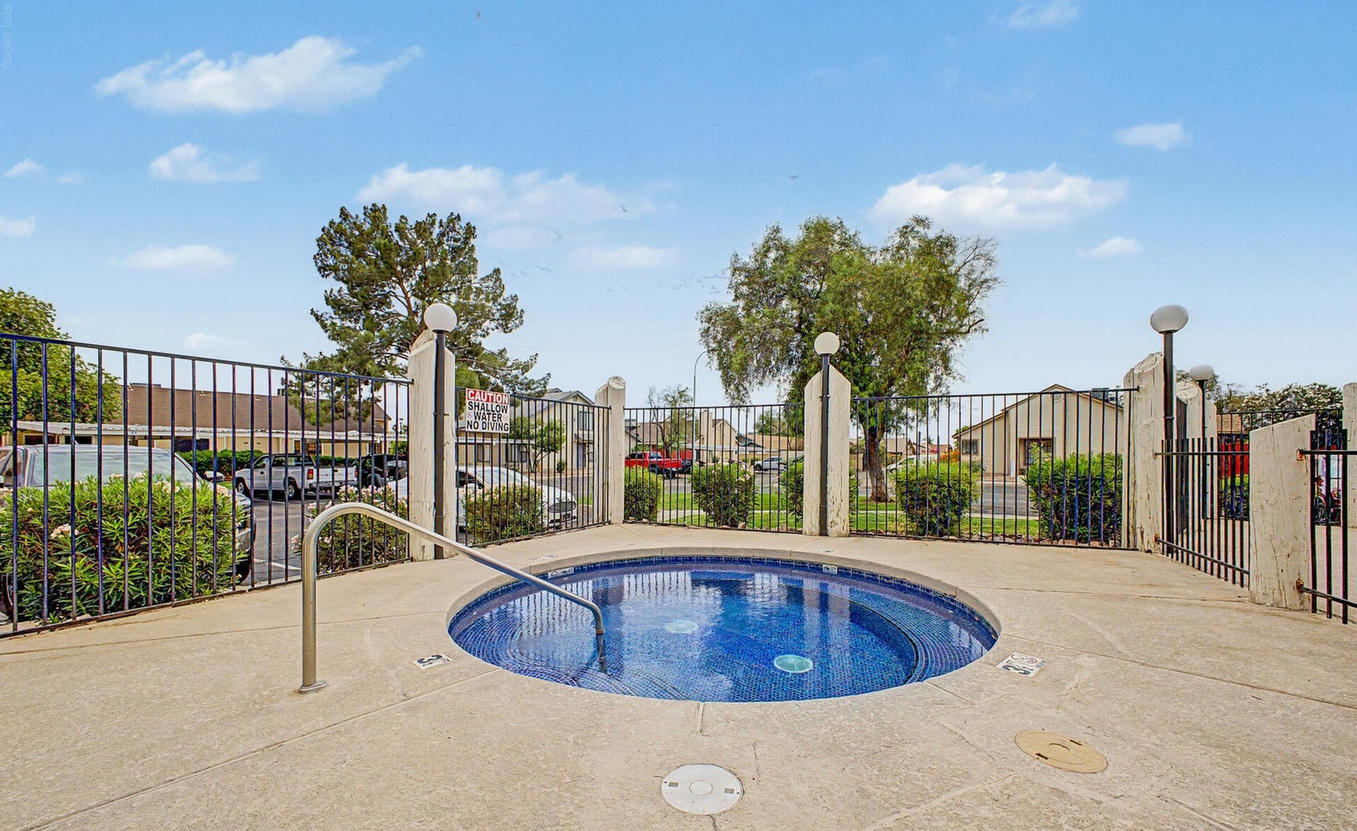  2455 E Broadway Road  Mesa, AZ - 物件實景
