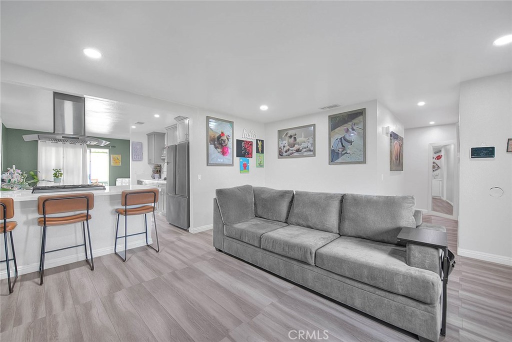 Jurupa Valley, California, 92509, United States, 4 Bedrooms Bedrooms, ,2 BathroomsBathrooms,Residential,For Sale,1998083