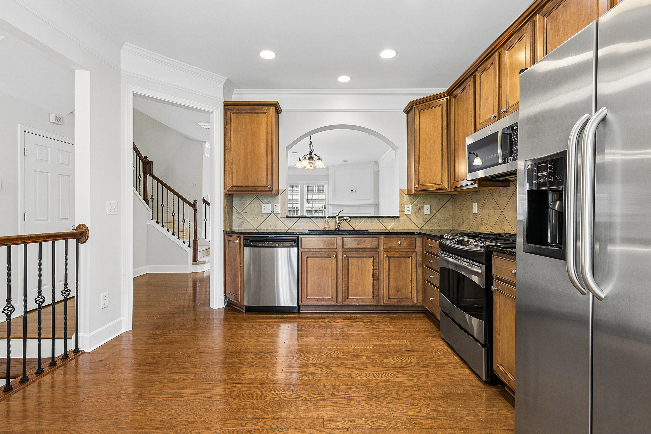  Impeccably Maintained End Unit Townhome in an Exceptional Smyrna Location - 物件實景