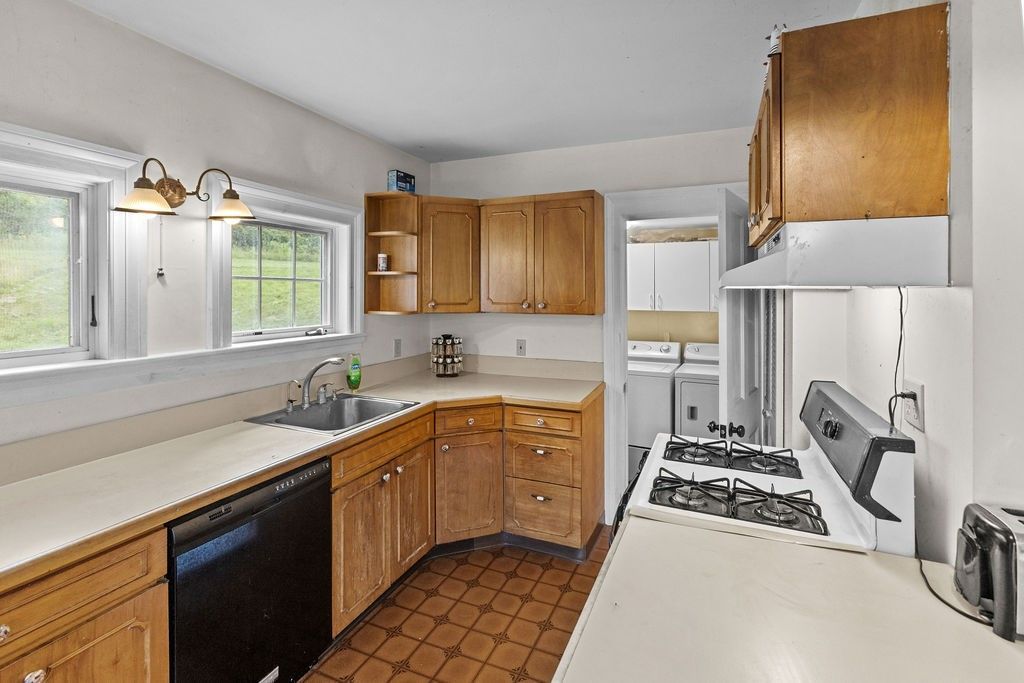 Delhi, New York, 13753, United States, 4 Bedrooms Bedrooms, ,2 BathroomsBathrooms,Residential,For Sale,1906001
