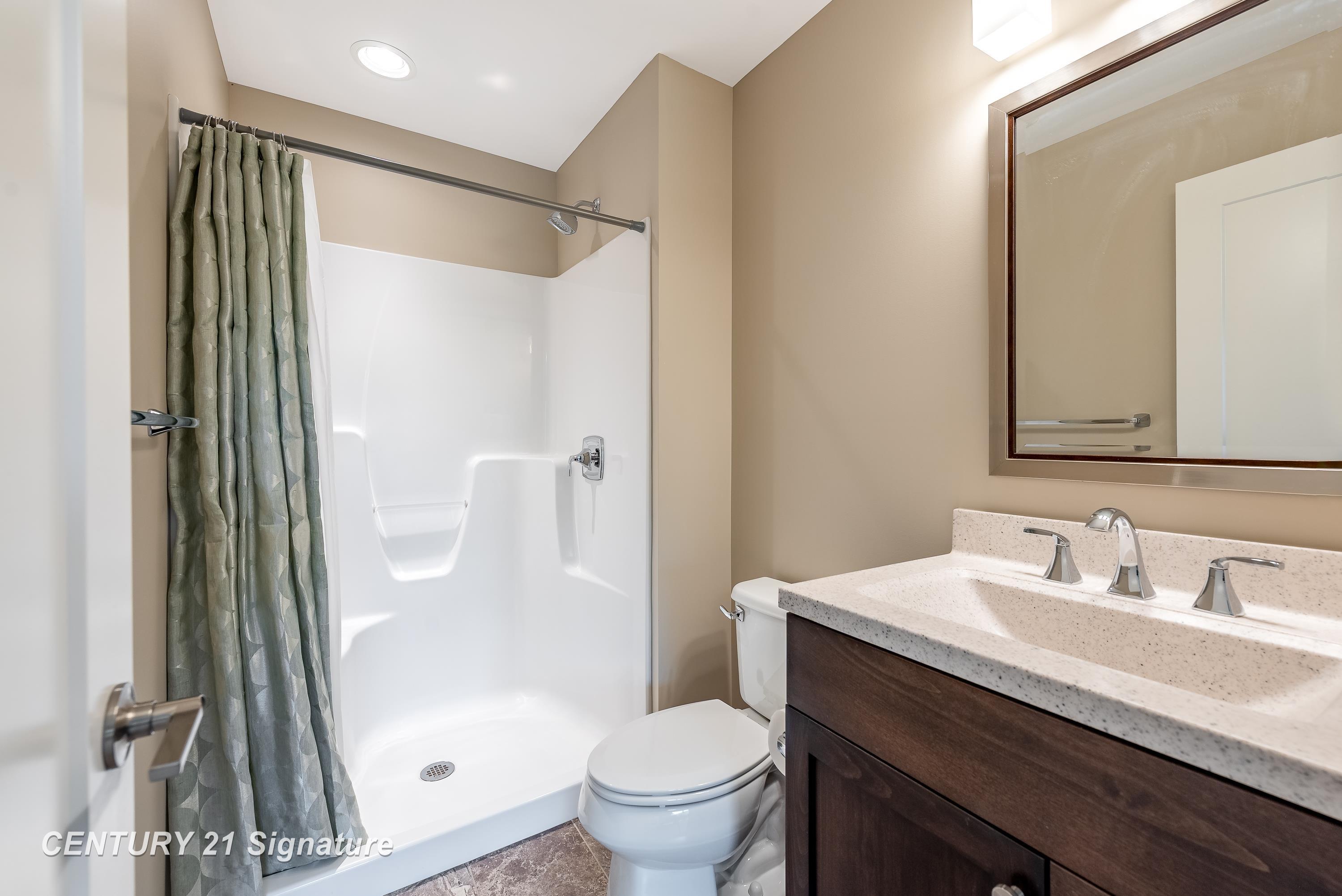 Midland, Michigan, 48642, United States, 4 Bedrooms Bedrooms, ,5 BathroomsBathrooms,Residential,For Sale,1975618