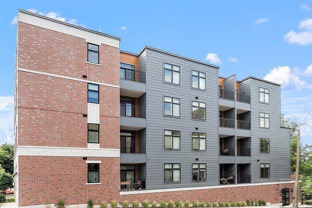 Somerville, Massachusetts, 02143, United States, 2 Bedrooms Bedrooms, ,2 BathroomsBathrooms,Residential,For Sale,1938695