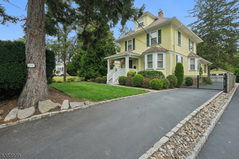 Millburn Twp., New Jersey, 07078, United States, 3 Bedrooms Bedrooms, ,3 BathroomsBathrooms,Residential,For Sale,1988129