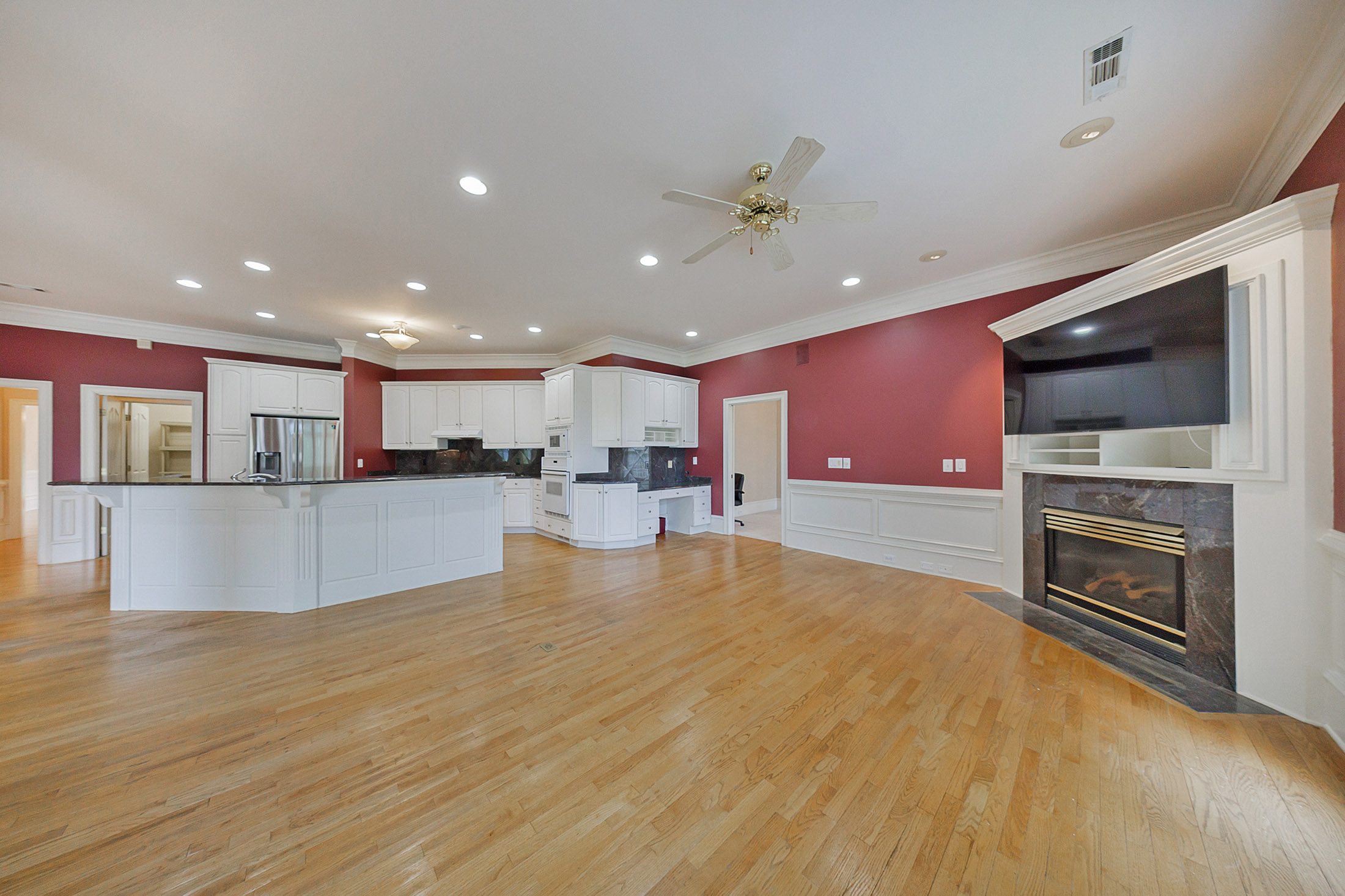  A Rare Opportunity to Own a Developer-Designed Lakefront Estate - 物件實景