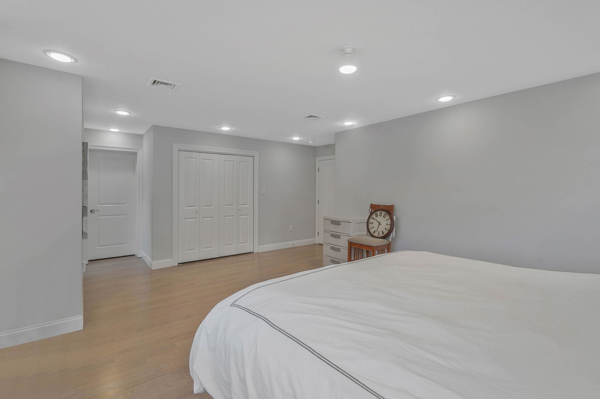 Cedarhurst, New York, 11516, United States, 5 Bedrooms Bedrooms, ,5 BathroomsBathrooms,Residential,For Sale,1851144