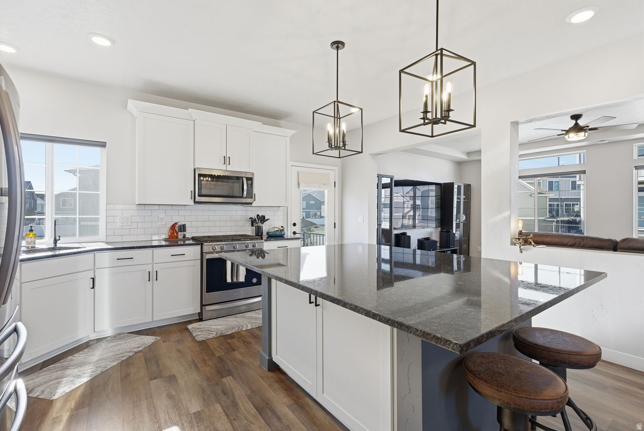 Saratoga Springs, Utah, 84045, United States, 3 Bedrooms Bedrooms, ,3 BathroomsBathrooms,Residential,For Sale,2000847