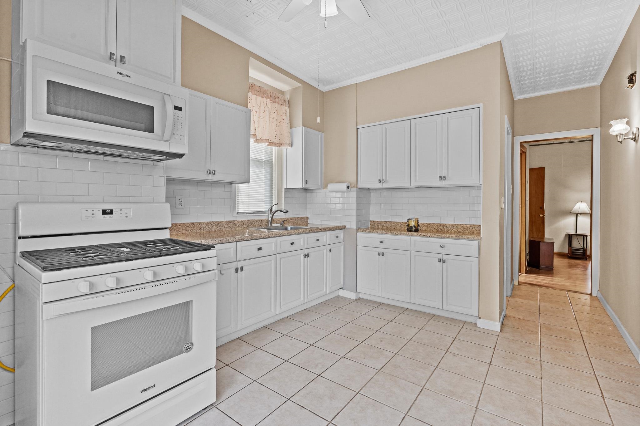 Secaucus, New Jersey, 08094, United States, 3 Bedrooms Bedrooms, ,3 BathroomsBathrooms,Residential,For Sale,1991974