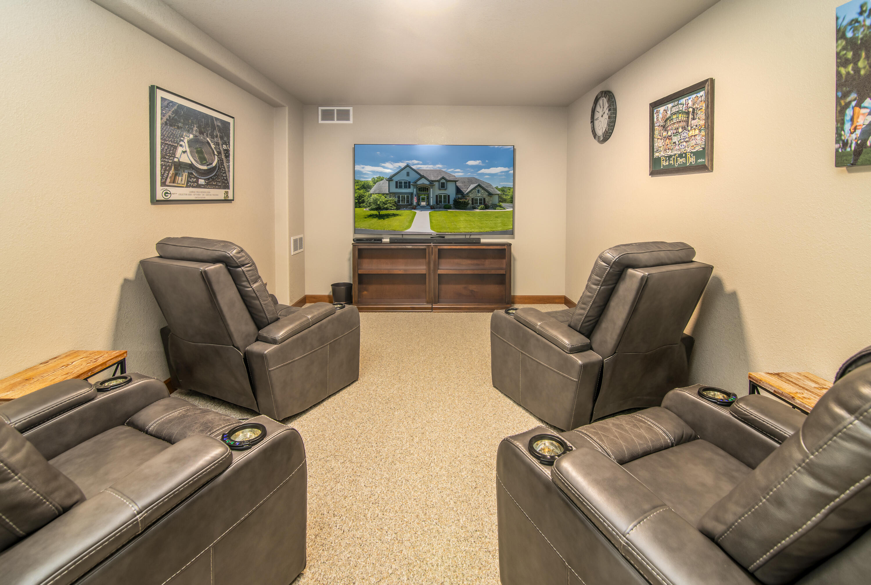 Theresa, Wisconsin, 53091, United States, 5 Bedrooms Bedrooms, ,4 BathroomsBathrooms,Residential,For Sale,1902017