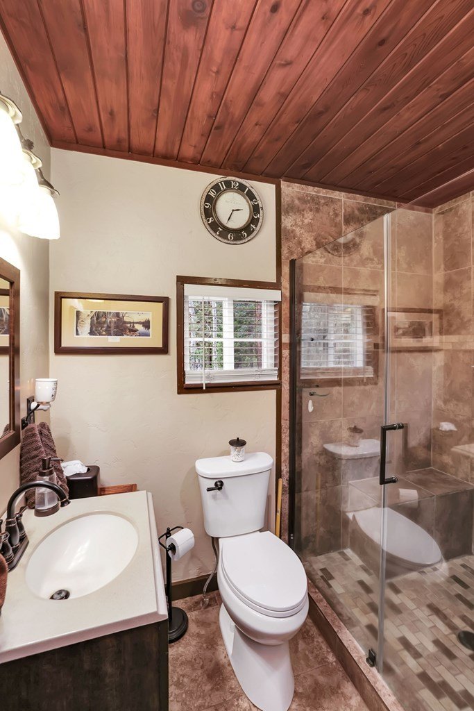 McCall, Idaho, 83638, United States, 5 Bedrooms Bedrooms, ,3 BathroomsBathrooms,Residential,For Sale,1881476