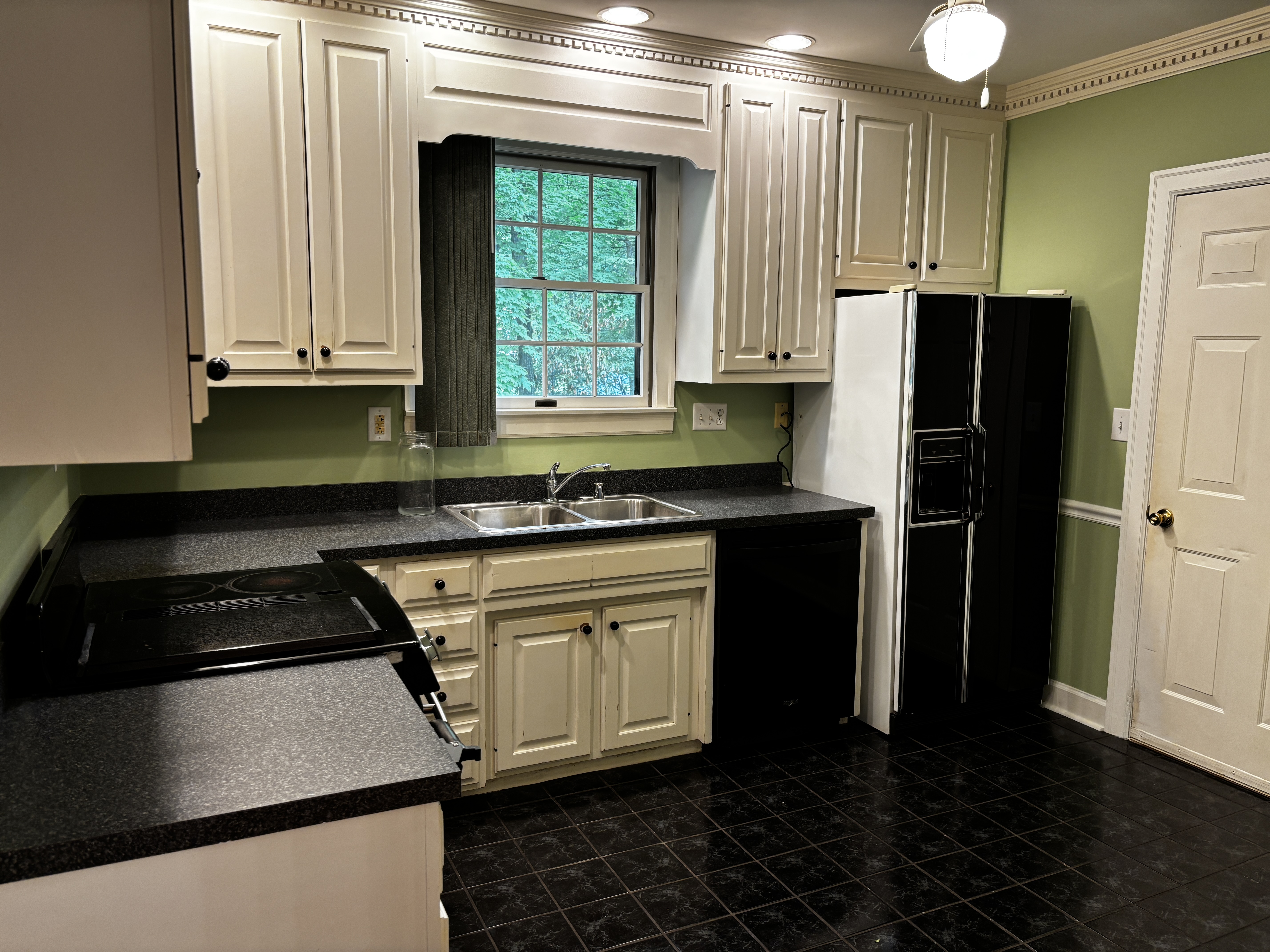 Frankfort, Kentucky, 40601, United States, 3 Bedrooms Bedrooms, ,3 BathroomsBathrooms,Residential,For Sale,2049157