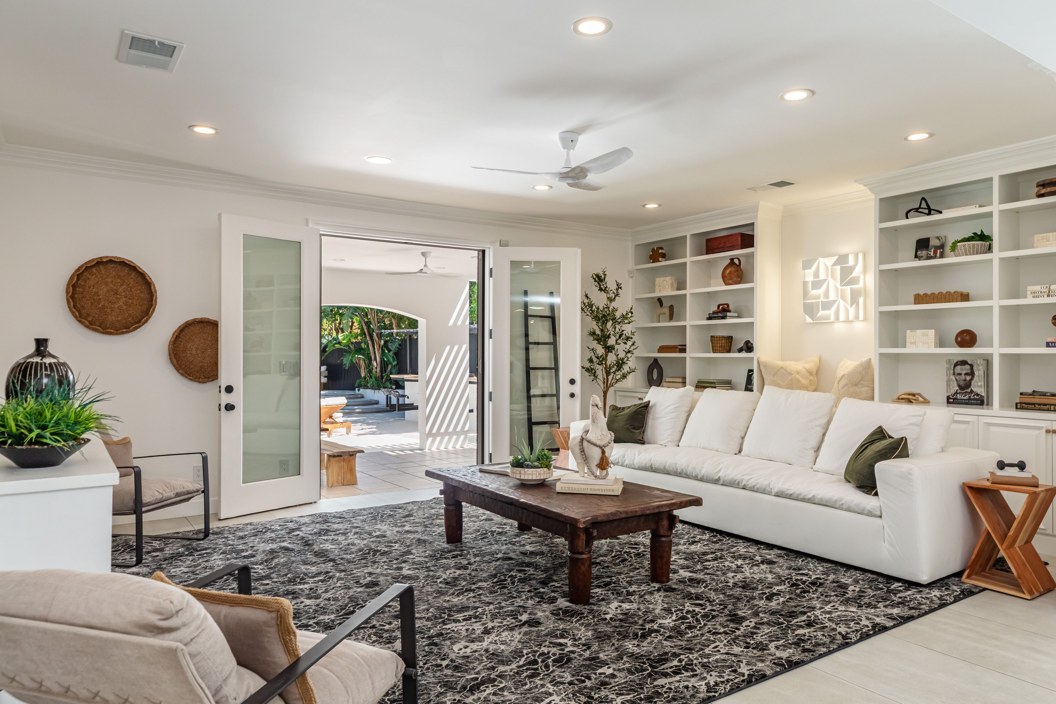  Thoughtfully Reimagined Tarzana Estate - 物件實景