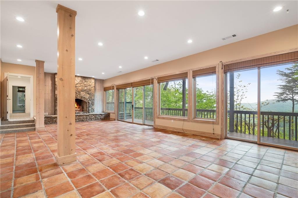 Jasper, Georgia, 30143, United States, 5 Bedrooms Bedrooms, ,4 BathroomsBathrooms,Residential,For Sale,1798318