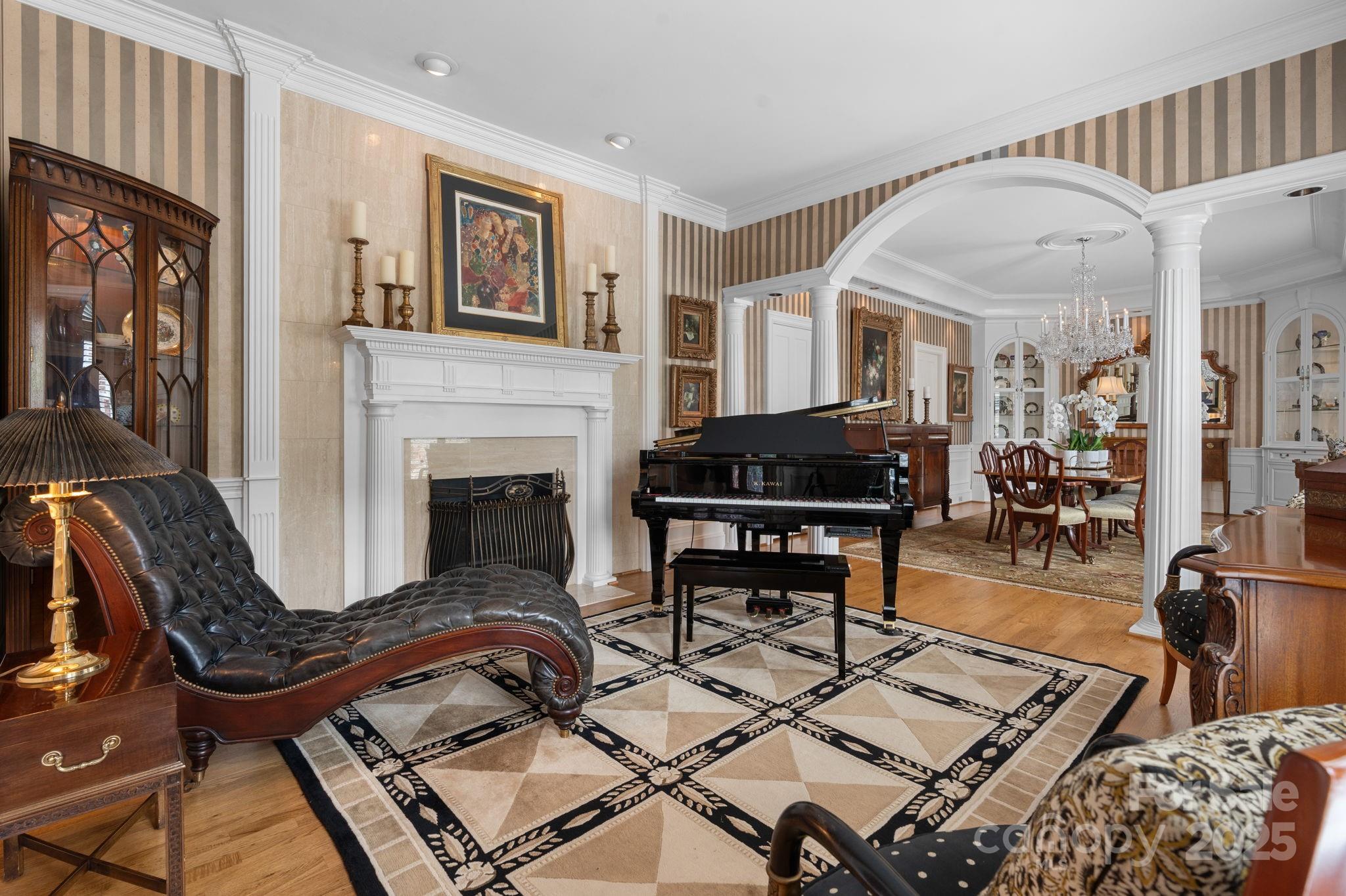 Hickory, North Carolina, 28601, United States, 4 Bedrooms Bedrooms, ,5 BathroomsBathrooms,Residential,For Sale,1942253