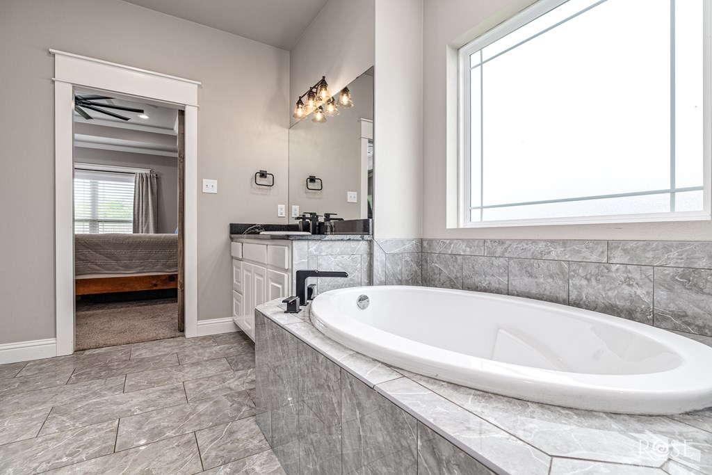 San Angelo, Texas, 76904, United States, 4 Bedrooms Bedrooms, ,3 BathroomsBathrooms,Residential,For Sale,1941771