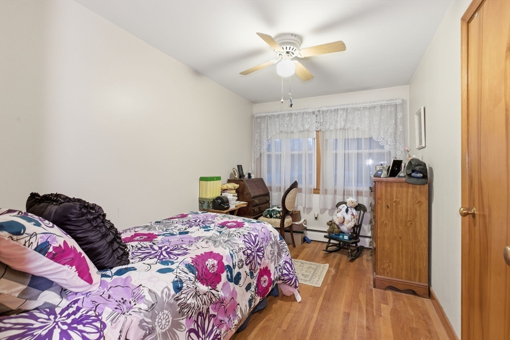 Methuen, Massachusetts, 01844, United States, 3 Bedrooms Bedrooms, ,1 BathroomBathrooms,Residential,For Sale,1987620