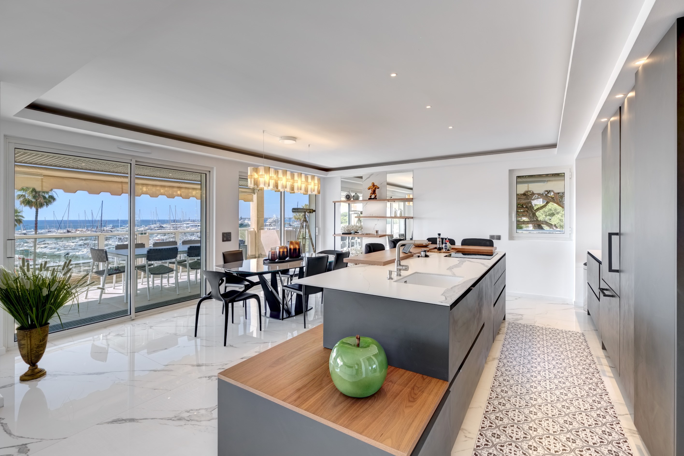 Golfe-Juan luxury apartment with panoramic sea views, private lift and rooftop … - 物件實景