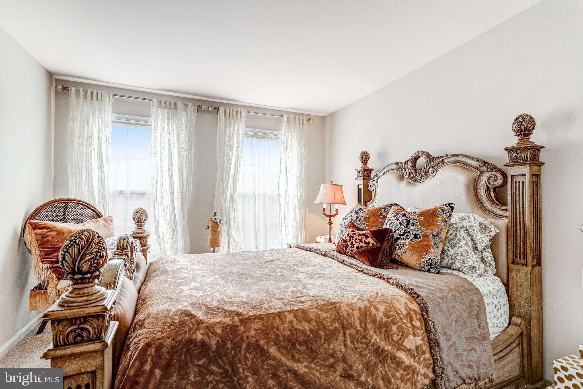 Lanham, Maryland, 20706, United States, 6 Bedrooms Bedrooms, ,5 BathroomsBathrooms,Residential,For Sale,2002849