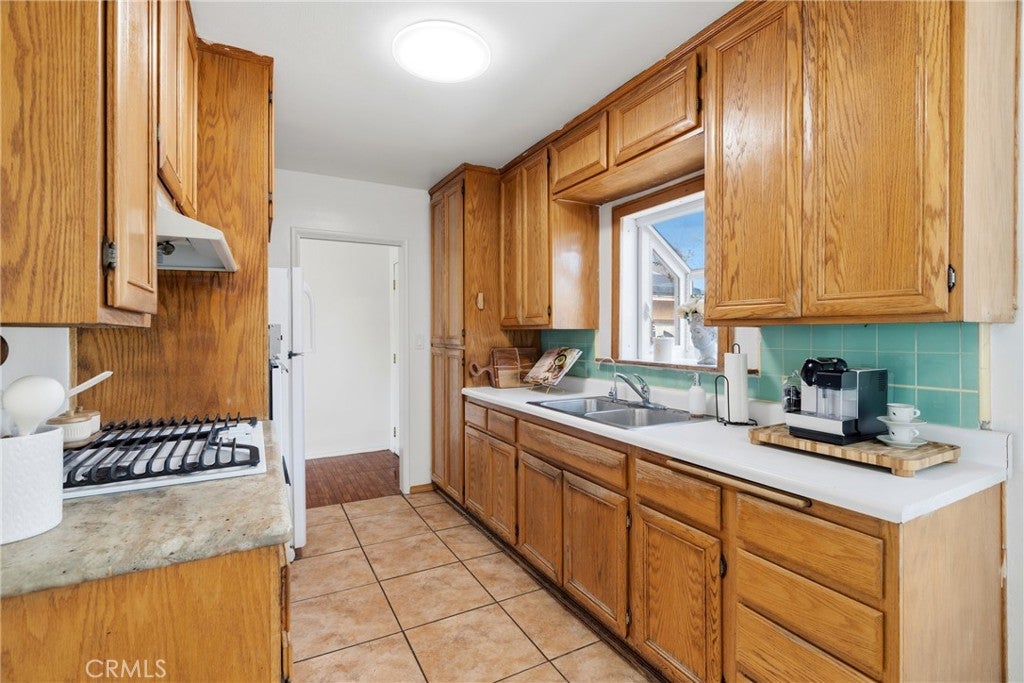 Pomona, California, 91768, United States, 3 Bedrooms Bedrooms, ,1 BathroomBathrooms,Residential,For Sale,1987076