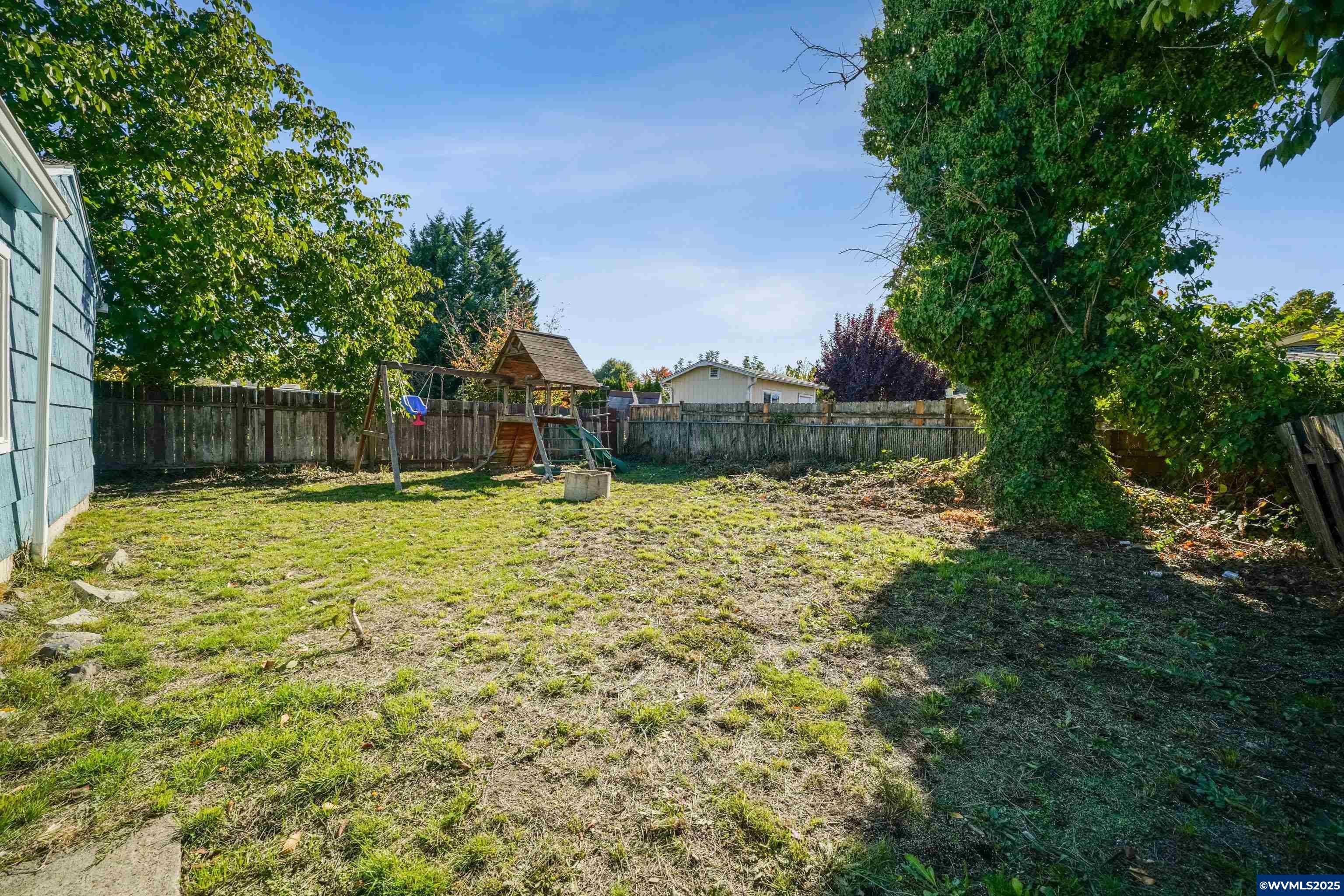 Salem, Oregon, 97301, United States, 5 Bedrooms Bedrooms, ,3 BathroomsBathrooms,Residential,For Sale,1965364