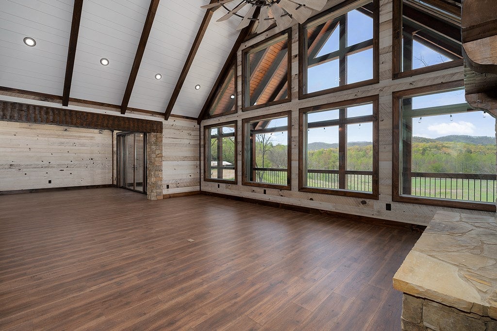 Blue Ridge, Georgia, 30513, United States, 4 Bedrooms Bedrooms, ,4 BathroomsBathrooms,Residential,For Sale,1804354