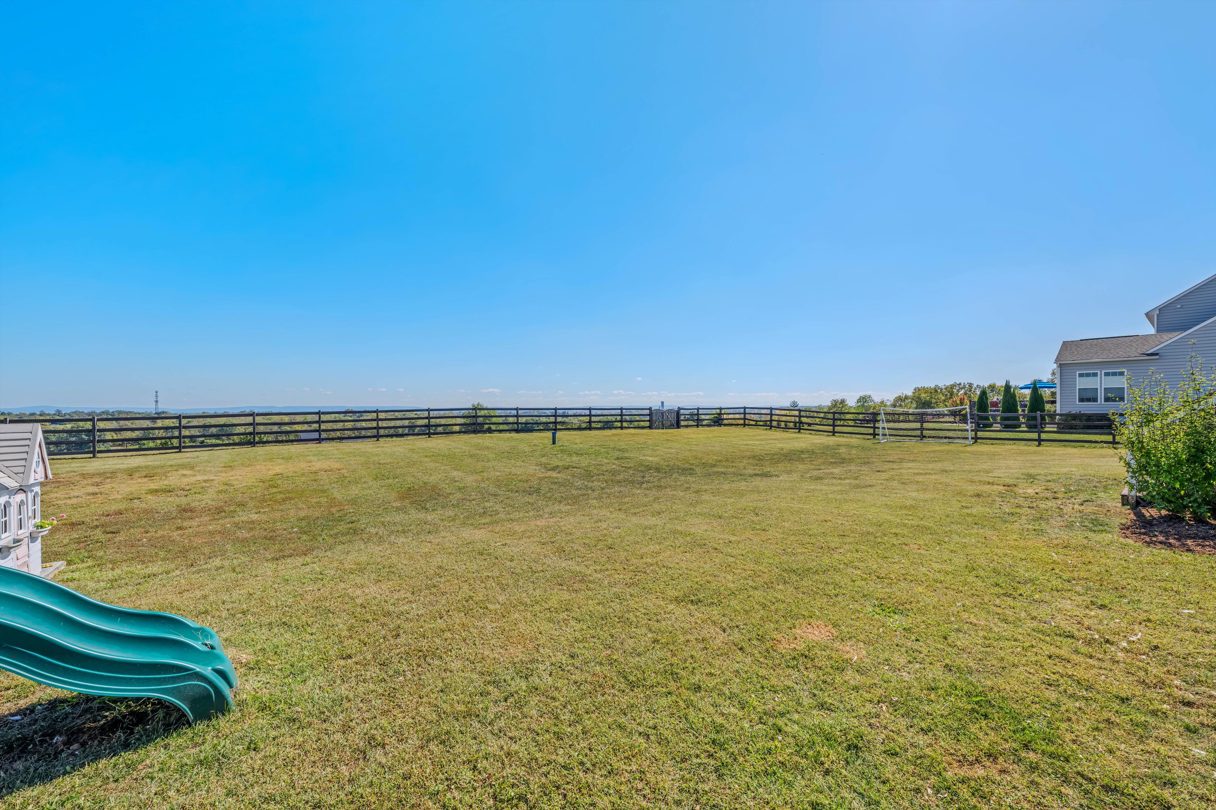 Matinsburg, West Virginia, 25403, United States, 4 Bedrooms Bedrooms, ,Residential,For Sale,1977883