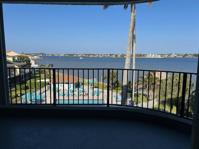 Hypoluxo, Florida, 33462, United States, 2 Bedrooms Bedrooms, ,2 BathroomsBathrooms,Residential,For Sale,1736314