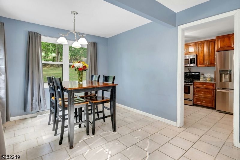 Rockaway Twp., New Jersey, 07866, United States, 3 Bedrooms Bedrooms, ,1 BathroomBathrooms,Residential,For Sale,1940622