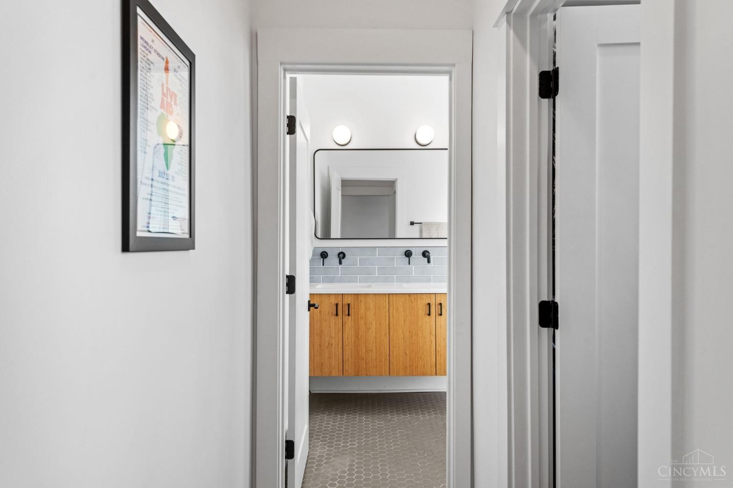 Cincinnati, Ohio, 45202, United States, 3 Bedrooms Bedrooms, ,3 BathroomsBathrooms,Residential,For Sale,1942125