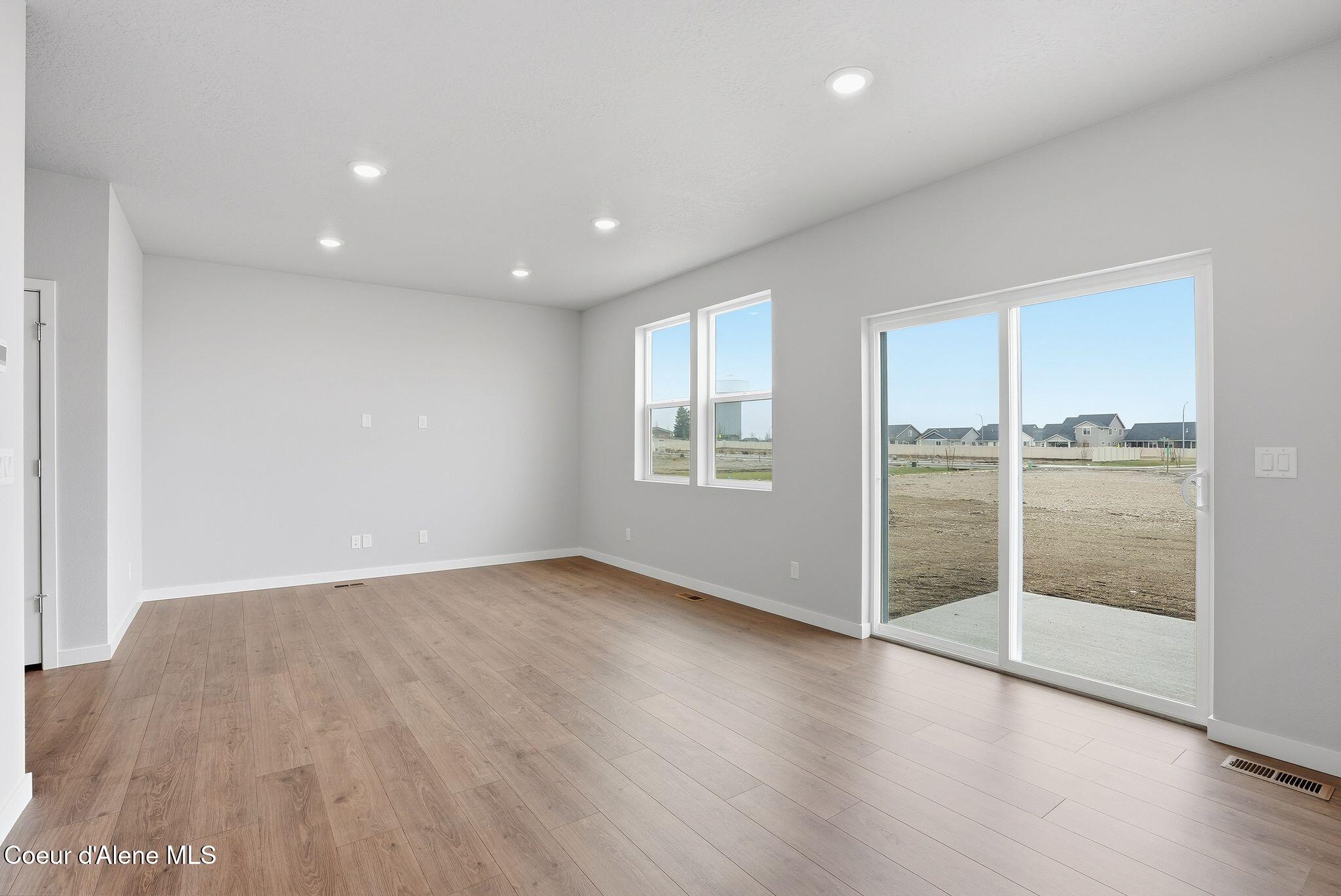 Post Falls, Idaho, 83854, United States, 3 Bedrooms Bedrooms, ,2 BathroomsBathrooms,Residential,For Sale,2034145