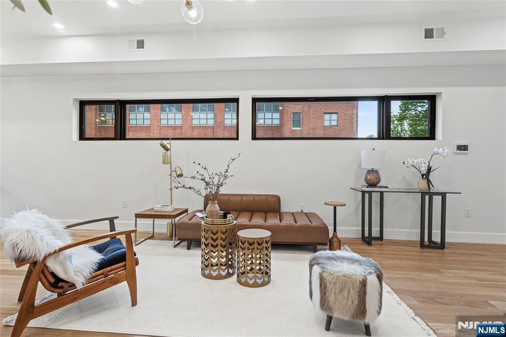 Jersey City, New Jersey, 07307, United States, 3 Bedrooms Bedrooms, ,3 BathroomsBathrooms,Residential,For Sale,2002133