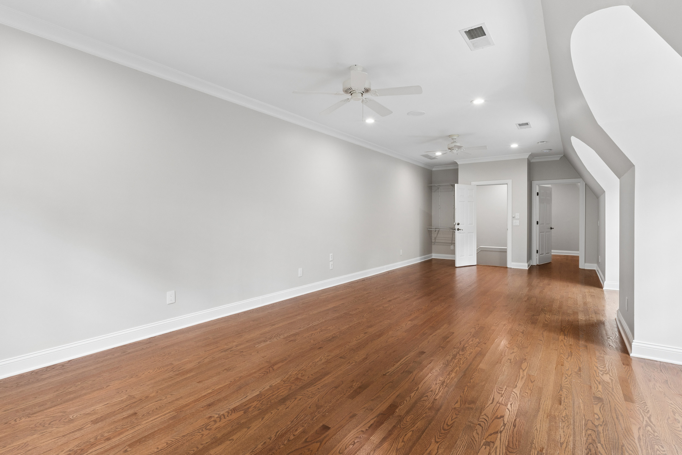  Timeless Design, Privacy, and Exceptional Outdoor Living in Sandy Springs - 物件實景