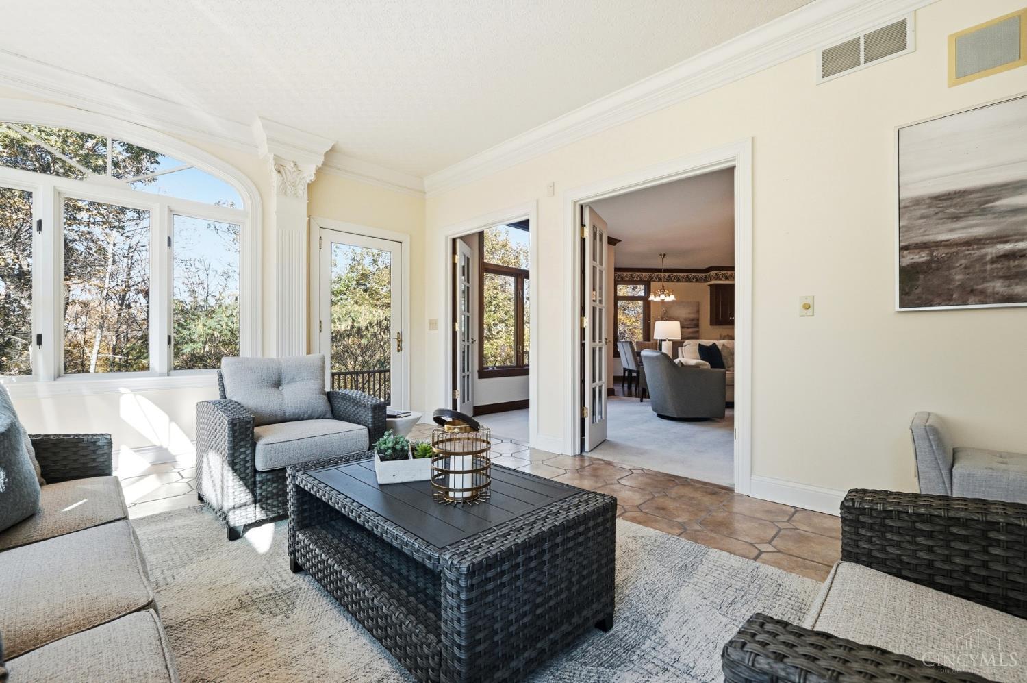 Anderson Twp, Ohio, 45230, United States, 5 Bedrooms Bedrooms, ,6 BathroomsBathrooms,Residential,For Sale,1988245