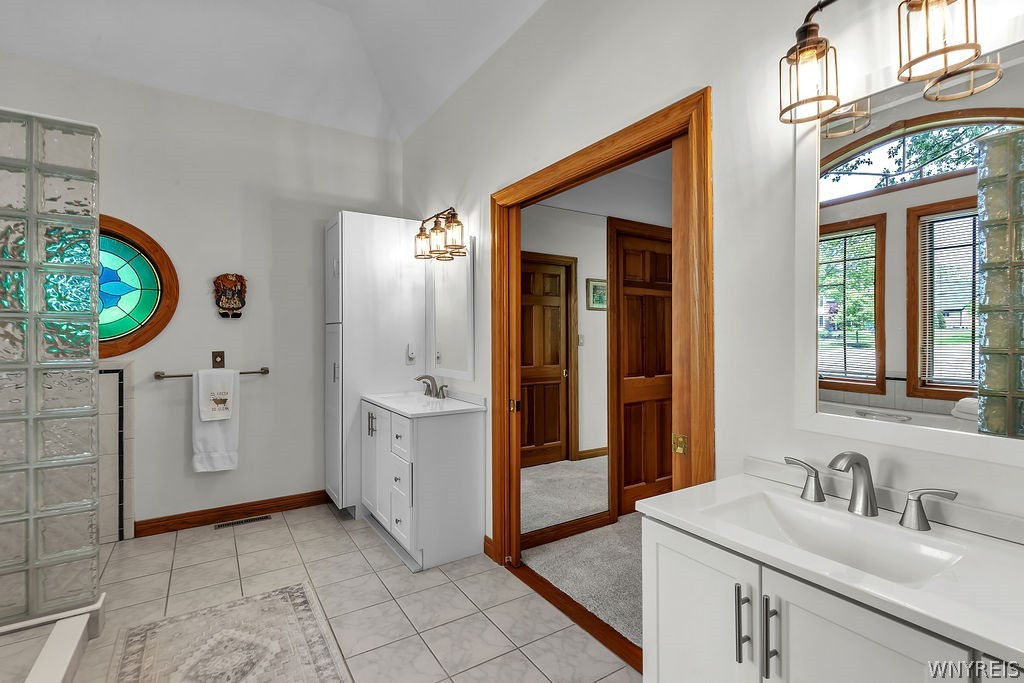 Grand Island, New York, 14072, United States, 4 Bedrooms Bedrooms, ,4 BathroomsBathrooms,Residential,For Sale,2048068