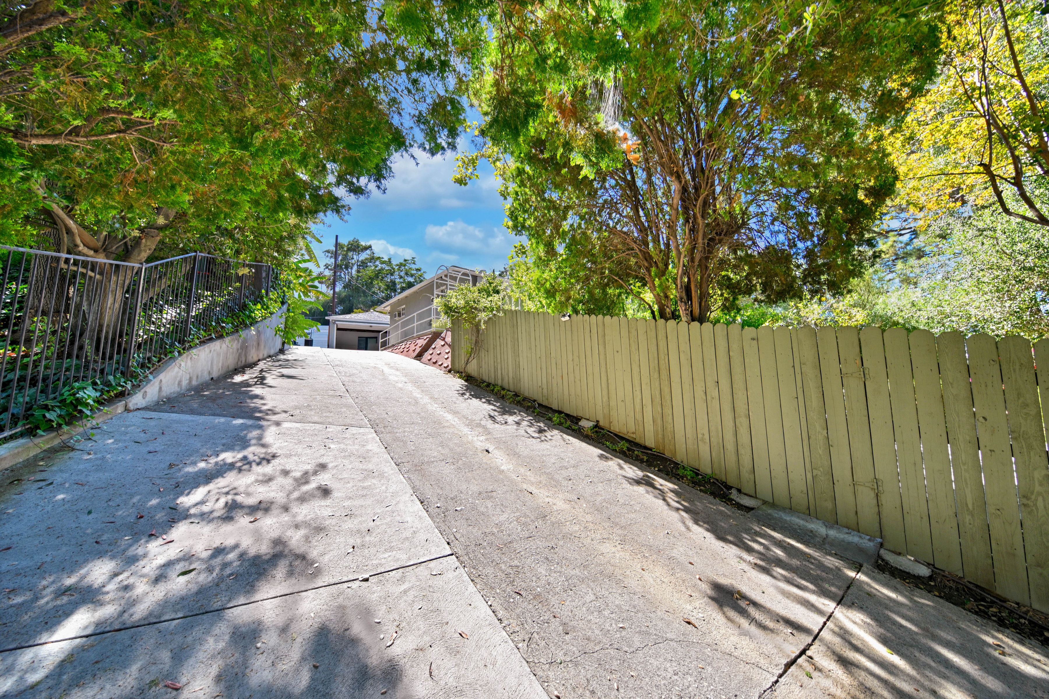  4947 Serrania Avenue - 物件實景