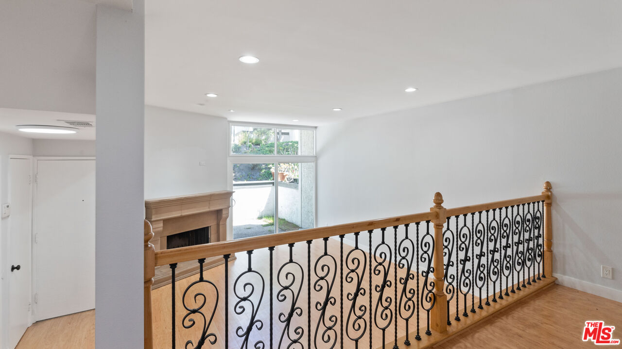 Pacific Palisades, California, 90272, United States, 2 Bedrooms Bedrooms, ,3 BathroomsBathrooms,Residential,For Sale,1950825