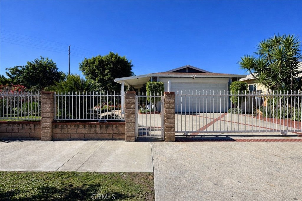 Arleta, California, 91331, United States, 3 Bedrooms Bedrooms, ,2 BathroomsBathrooms,Residential,For Sale,2013789