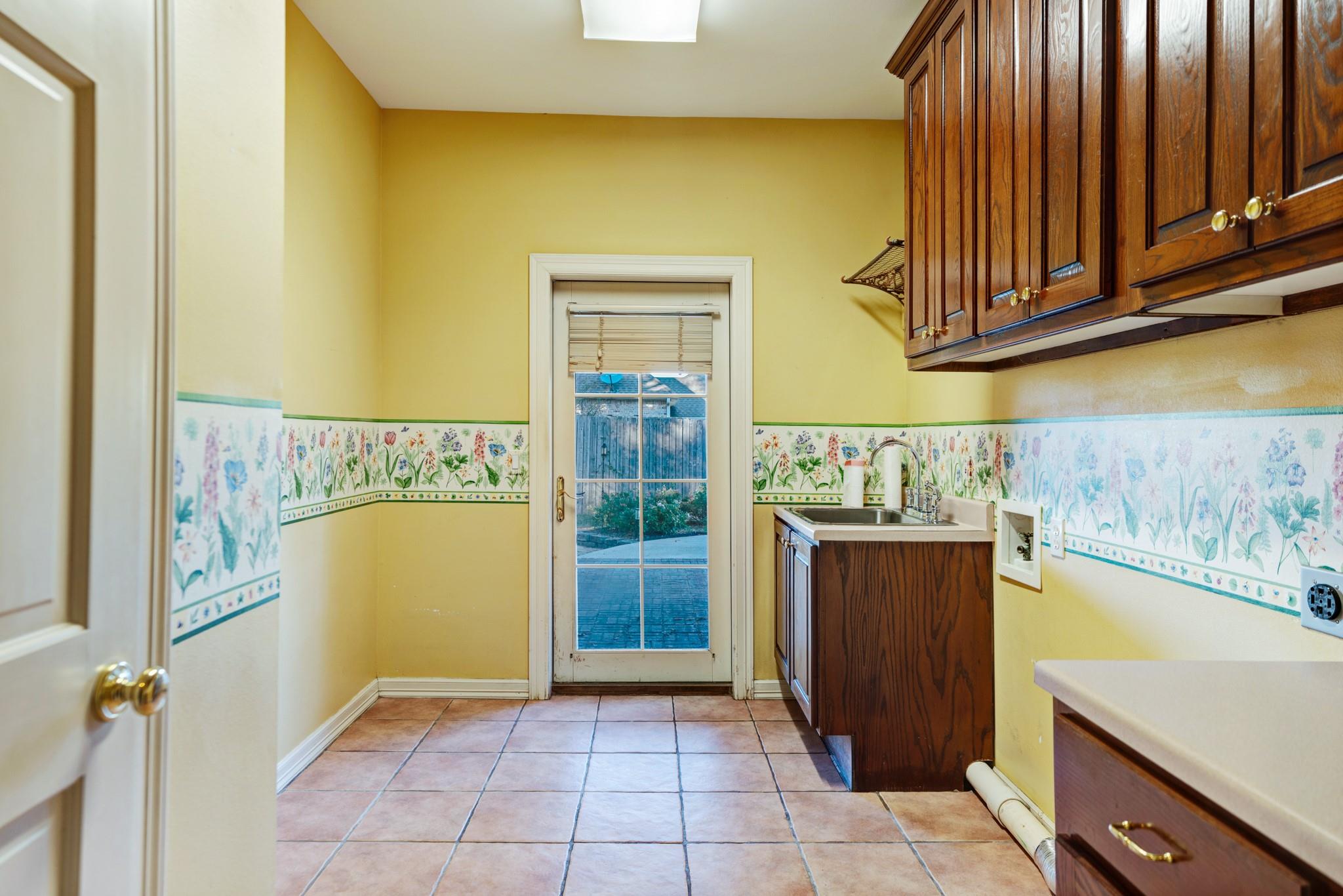 Paris, Texas, 75462, United States, 5 Bedrooms Bedrooms, ,5 BathroomsBathrooms,Residential,For Sale,1990827