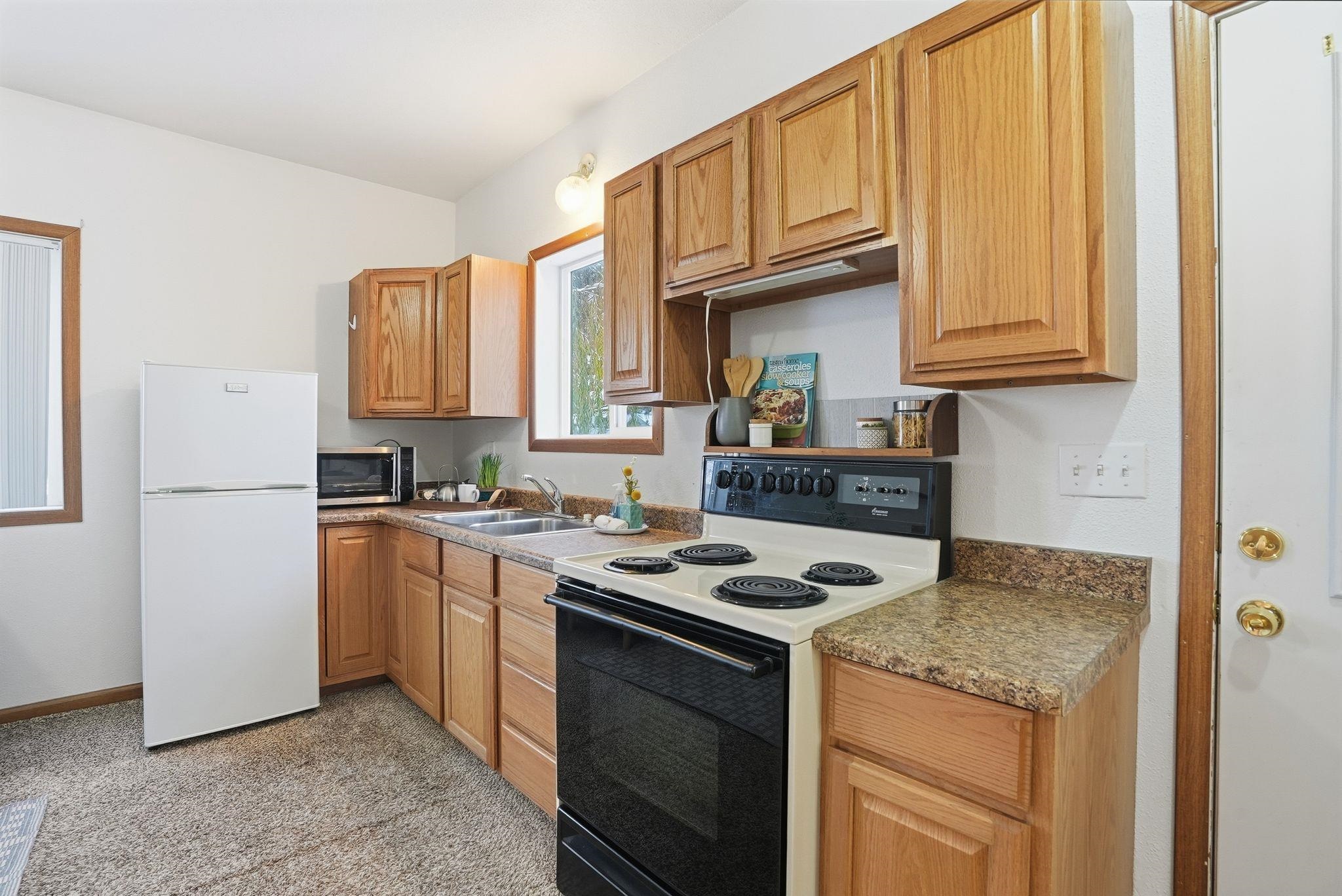 Greenacres, Washington, 99016, United States, 5 Bedrooms Bedrooms, ,2 BathroomsBathrooms,Residential,For Sale,2001748